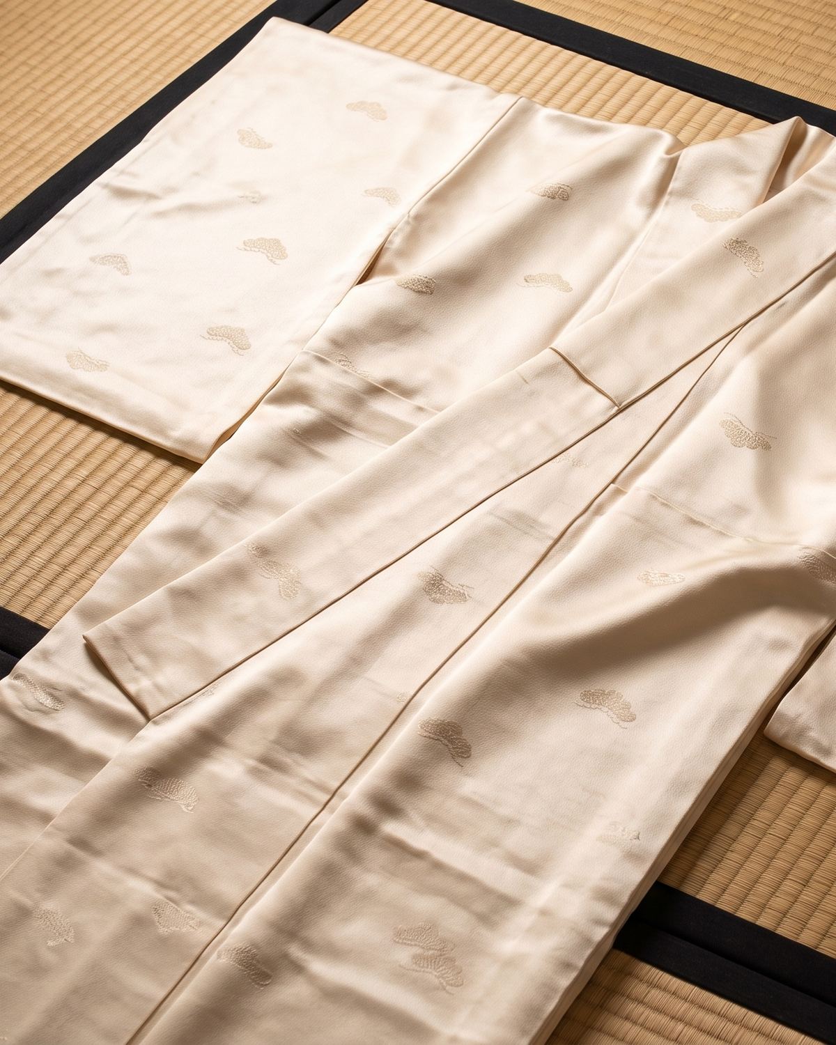 Cream Rinzu Silk Komon with Scattered Pine Motif